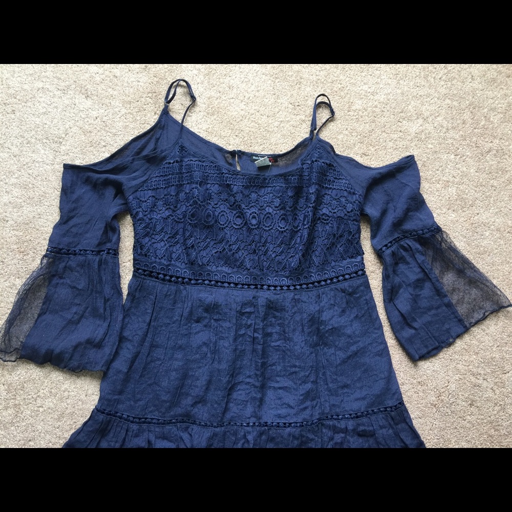 Dress - Picture 2 of 5
